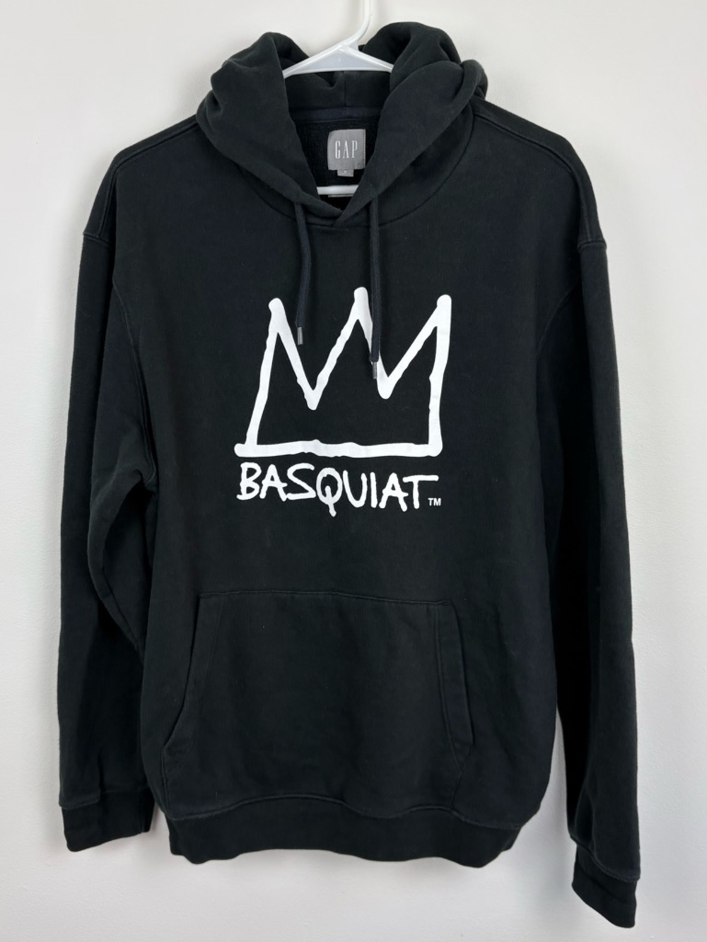 GAP Black Hoodie with White Basquiat Crown Graphic size Medium in EUC streetwear